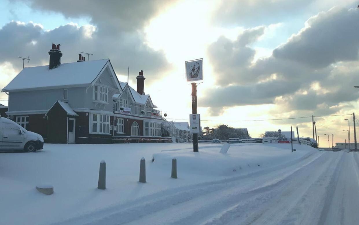 The Victory At Mersea West Mersea Exterior foto